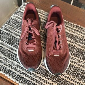 Never been worn men’s beyondfeel trail shoes